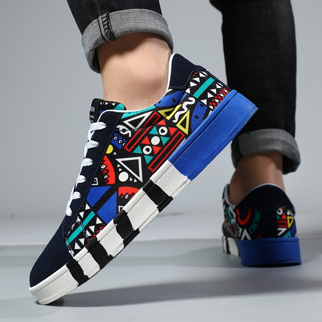 Herren Sneaker mit geometrischem Muster – Urbaner Freizeitschuh, Streetstyle, Outdoor