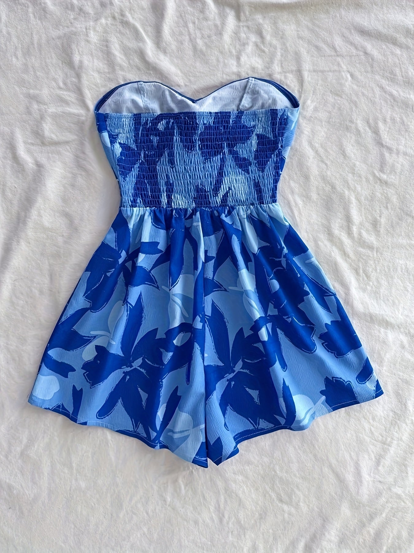 Damen Bandeau Jumpsuit mit Blumenmuster und Schleifendetail – Sommerlicher Einteiler für Urlaub und Freizeit