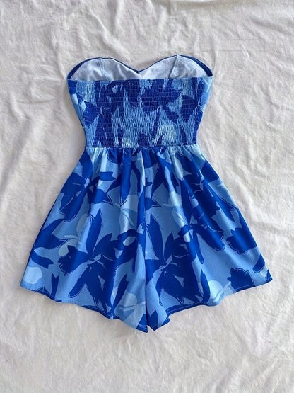 Damen Bandeau Jumpsuit mit Blumenmuster und Schleifendetail – Sommerlicher Einteiler für Urlaub und Freizeit