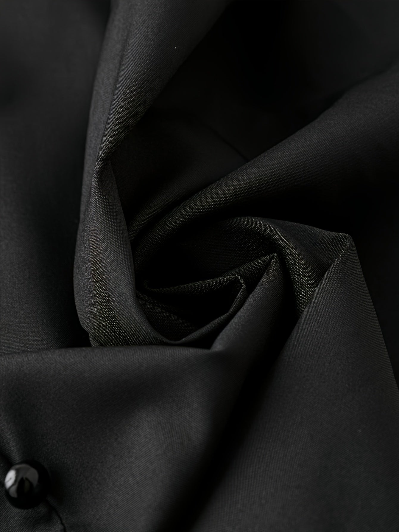 Damen Spitzentop mit Knopfleiste und feinem Träger – Elegantes Camisole für Alltag und besondere Anlässe
