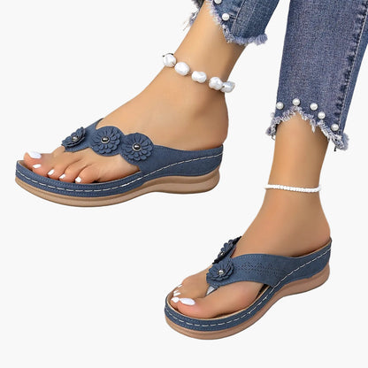 Damen Casual Zehentrenner Sandalen mit Blumenapplikation – Bequeme Sommerschuhe für Freizeit und Alltag