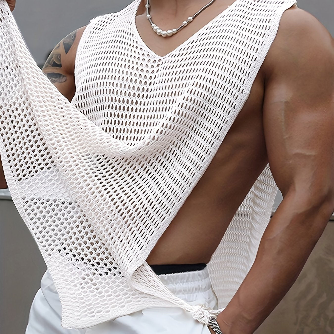 Herren Mesh-Top mit offenen Seiten – Moderner Streetstyle Look für Festivals und Partys