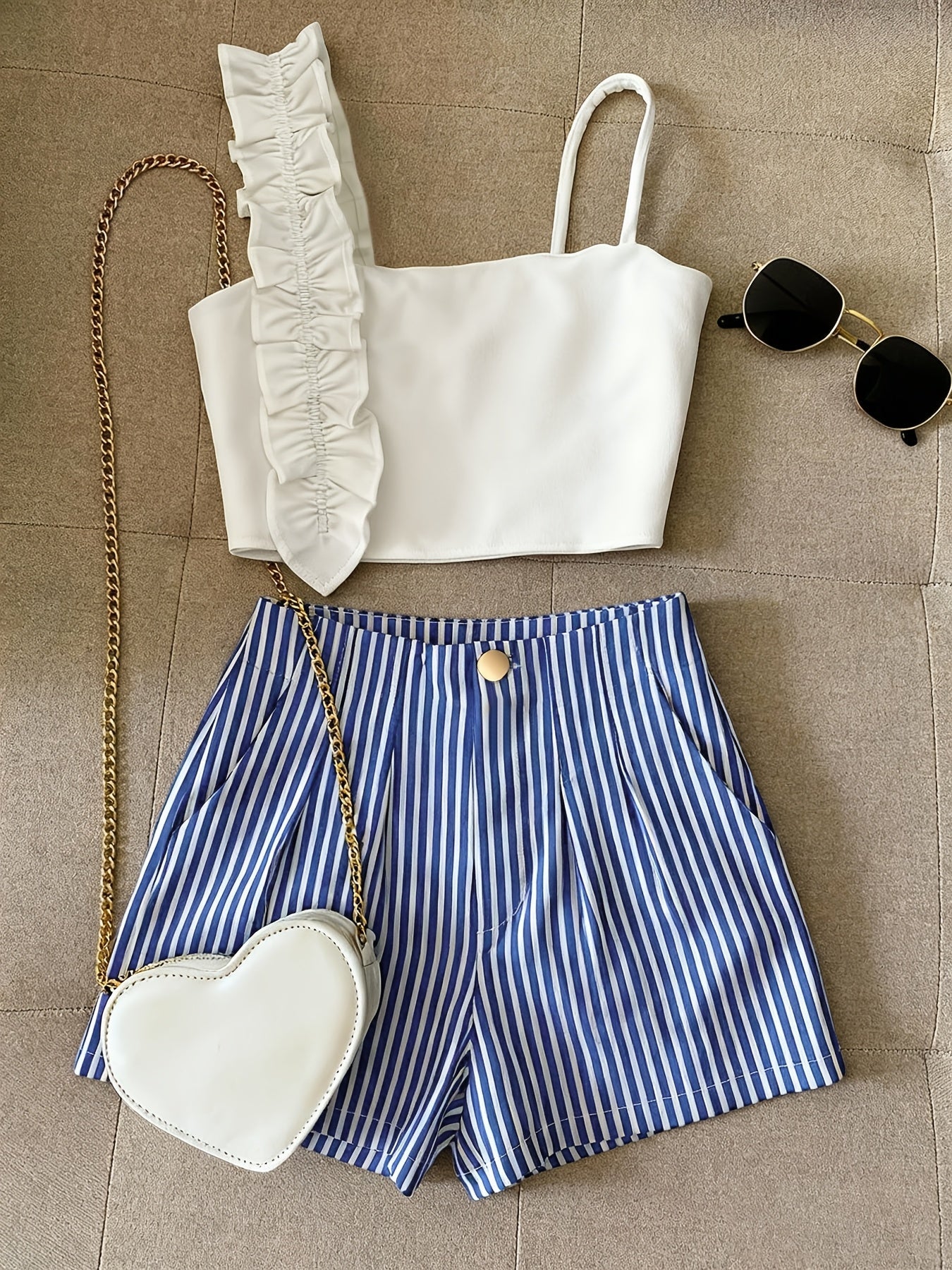 Damen Zweiteiler Set – Modisches Rüschen-Bustier & Gestreifte High-Waist Shorts, Stilvolles Outfit für Alltag & Freizeit