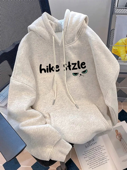 Unisex Hoodie mit grimmigem Katzen-Print und Ohren Hellgrau