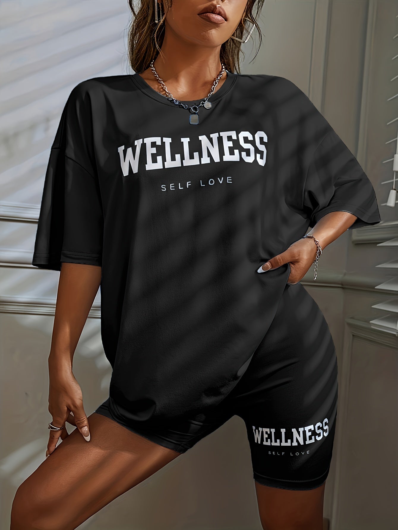 Damen Wellness Lounge Set Oversize T-Shirt & Radlerhose – Bequeme Freizeitmode mit Schriftzug