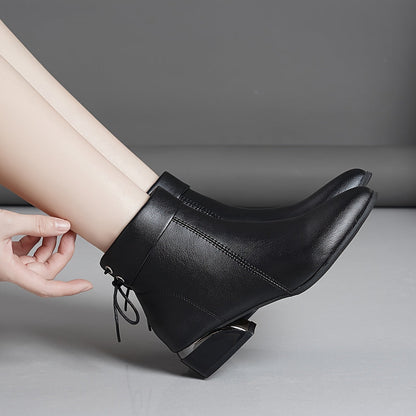Damen Stiefelette Schwarz mit Reißverschluss & Metallic-Detail