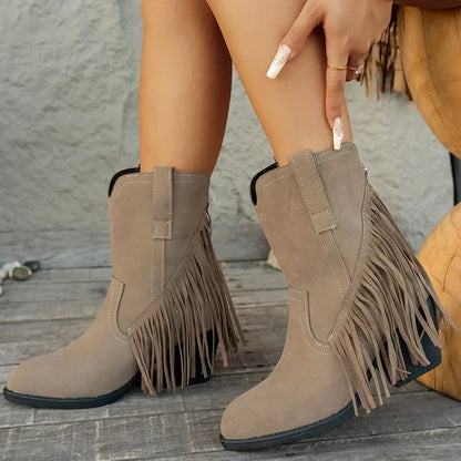 Damen Cowboystiefel mit Fransen, spitzer Zehe und Blockabsatz in Wildleder-Optik
