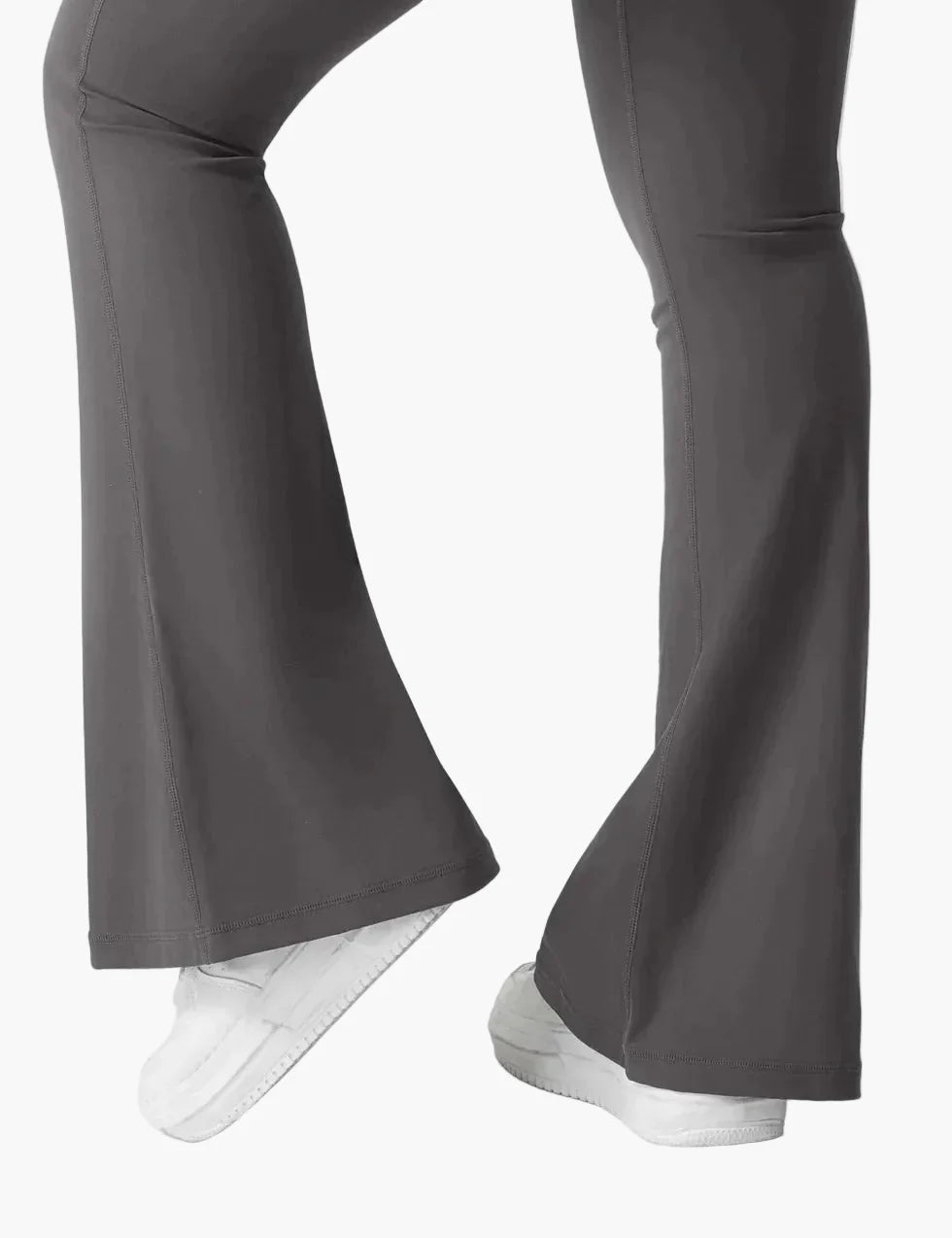 Damen Bootcut Cargo Fitness Leggings mit Push-Up Effekt und Taschen – Sport & Freizeit