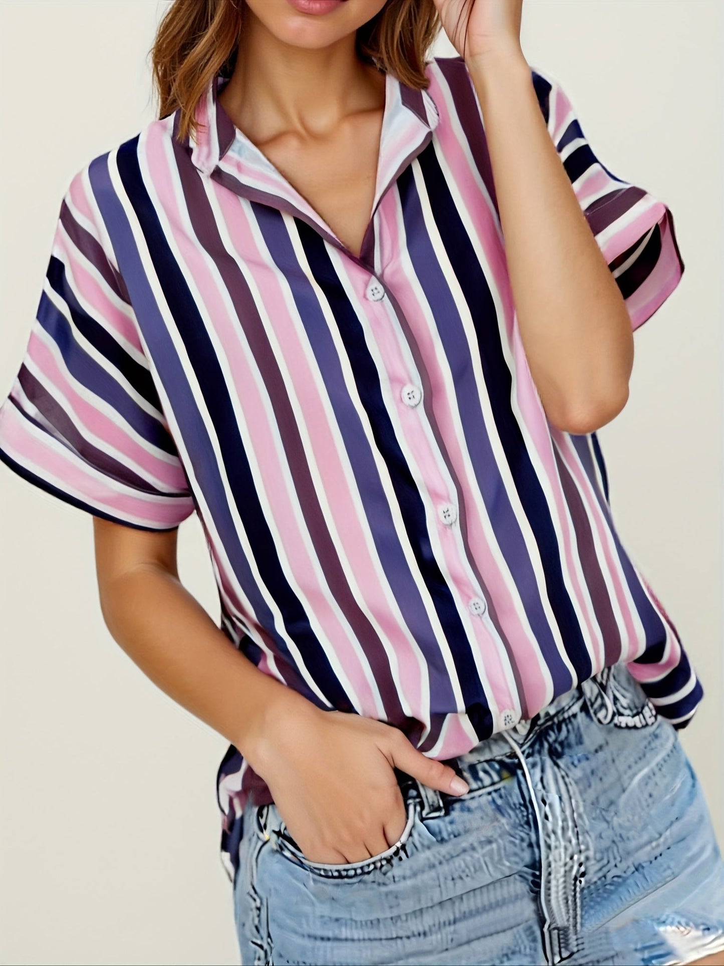 Damen Sommerbluse im Streifen-Look – Lässige Hemdbluse für Freizeit und Urlaub