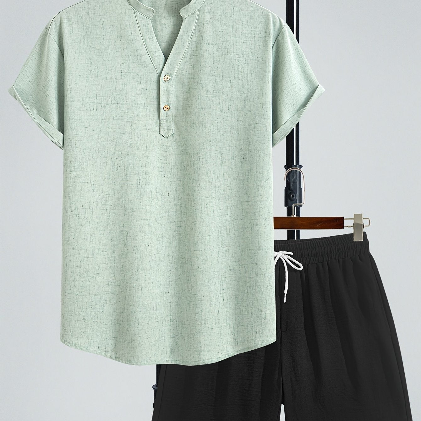 Herren Freizeit Set – Modernes Henley Shirt mit Shorts, Zweiteiliges Outfit für entspannte Anlässe