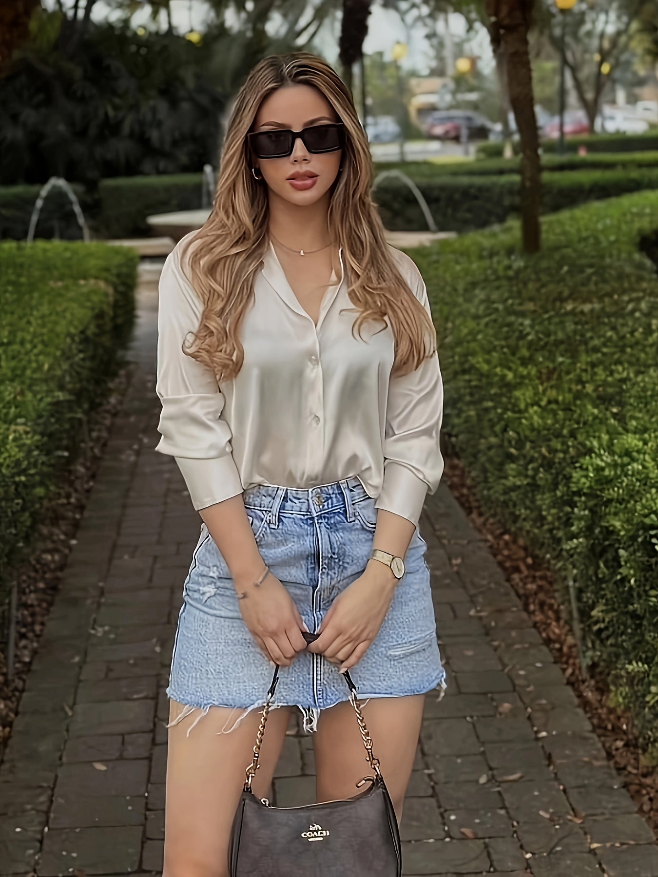 Damen Eleganter Streetstyle Jeansrock mit Satinbluse – Perfekt für Alltag & Freizeit