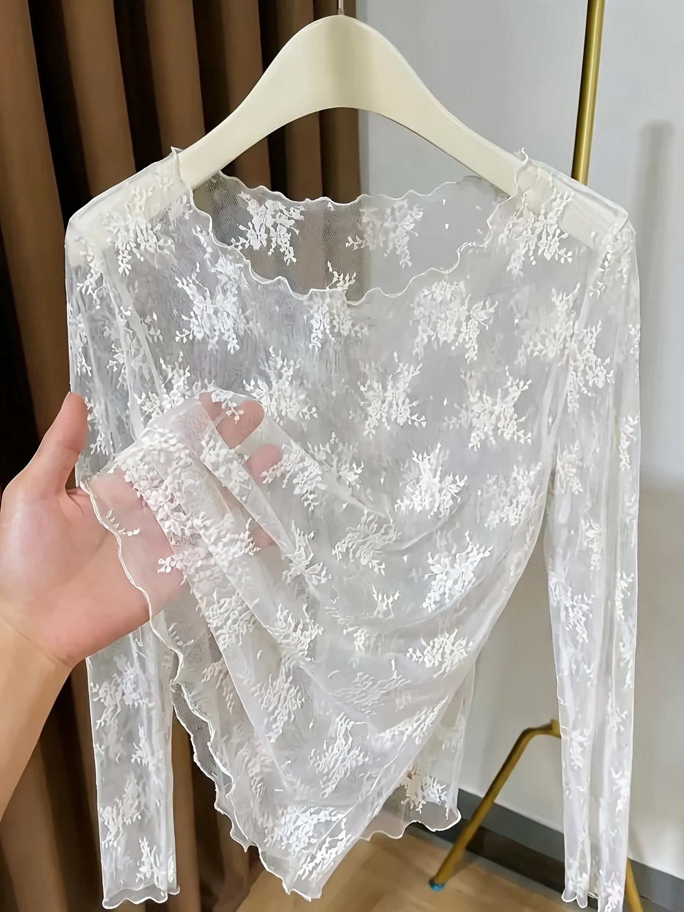 Damen Langarm-Spitzenshirt mit floraler Stickerei und transparentem Design – Elegantes Oberteil für besondere Anlässe