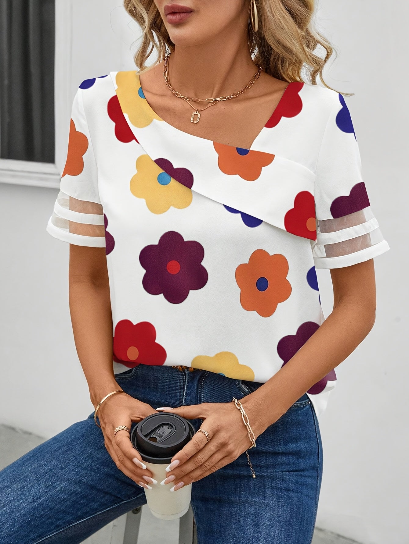 Damen Bluse mit Blumenmuster und Asymmetrischem Ausschnitt – Elegante Sommermode für Alltag und Freizeit