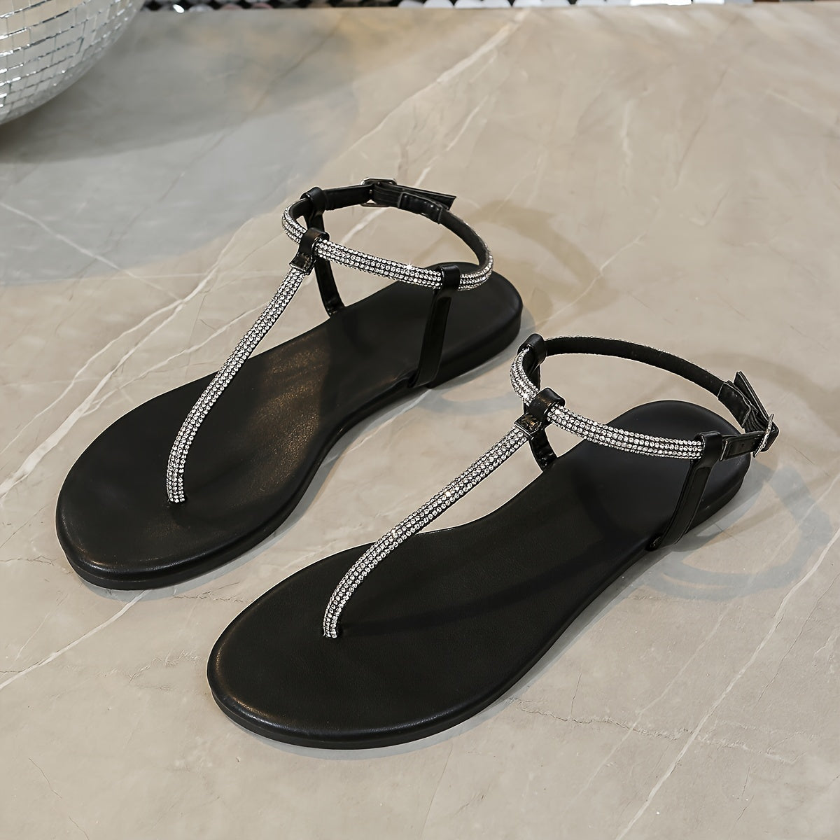 Damen Sandalen mit Strass-T-Riemen – Elegante Zehentrenner für Abend und Freizeit