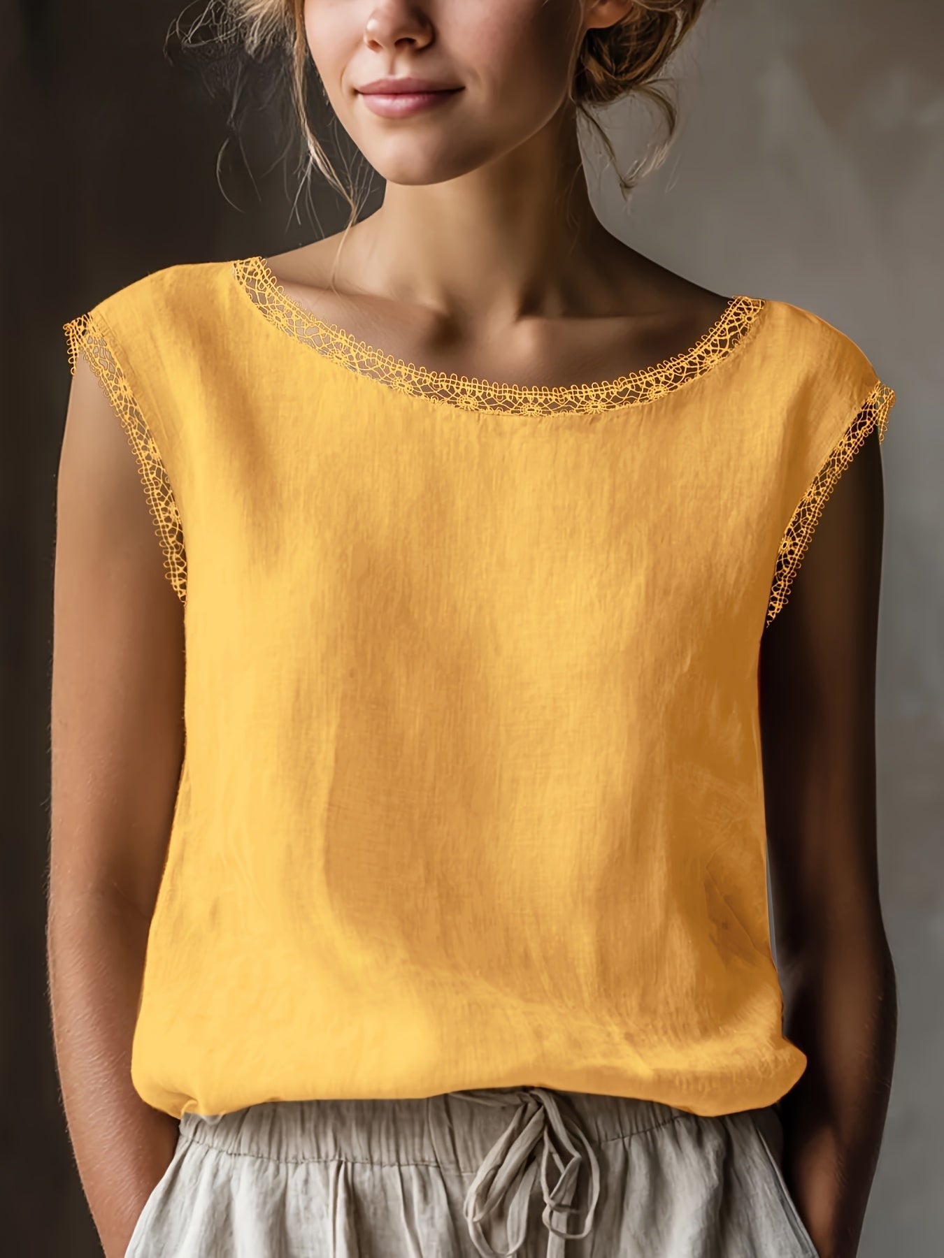 Damen Blusentop mit Spitze und elegantem Schnitt – Ärmellos, zeitloser Stil, vielseitig kombinierbar