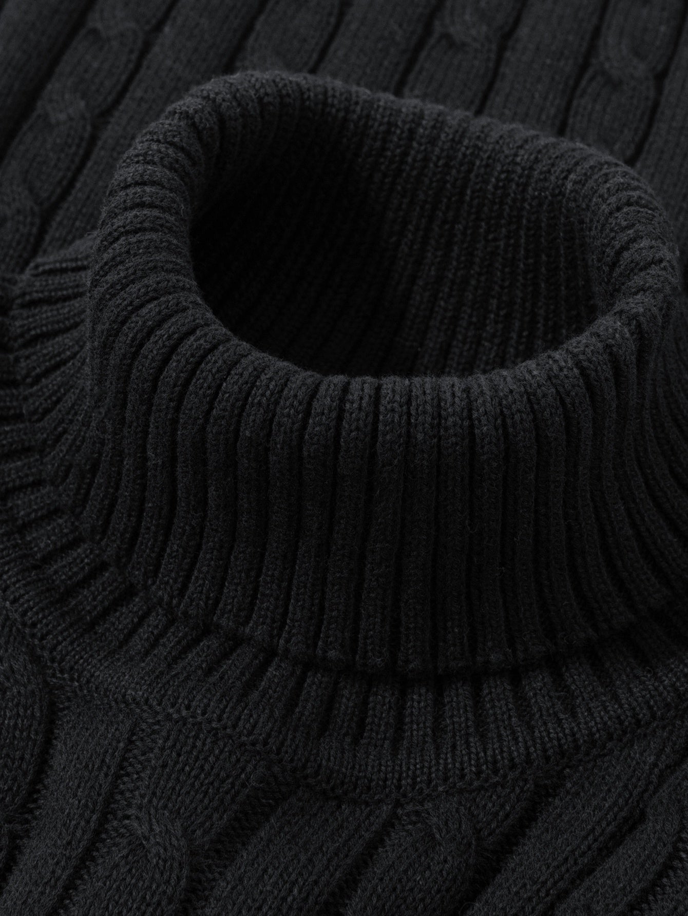 Herren Strickpullover mit Zopfmuster – Rollkragen, stilvoll & bequem, ideal für Freizeit und Alltag