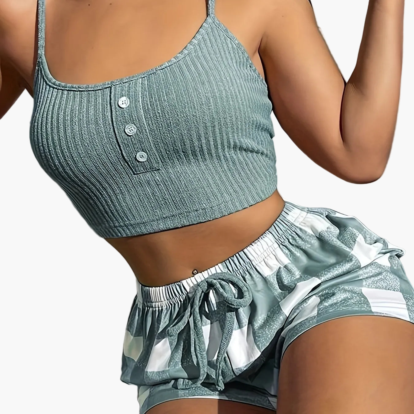Damen Pyjama Set – Lässiger Sommer Schlafanzug mit Spaghettiträgern und Shorts, Stilvoll und Bequem für Zuhause