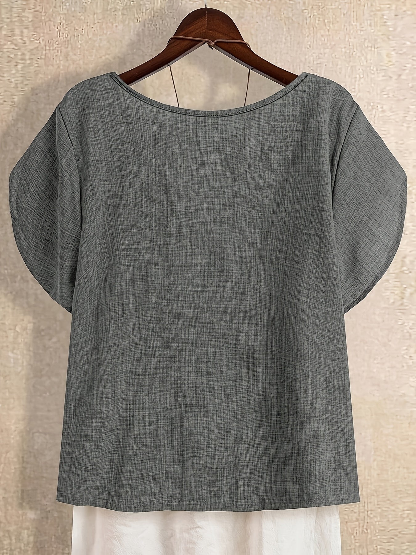 Damen Tunika Bluse mit asymmetrischem Ausschnitt und Knopfdetail – Künstlerischer Casual Look
