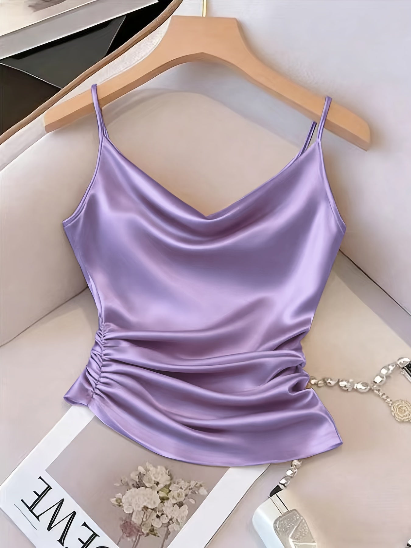 Damen Satin-Camisole mit Wasserfallausschnitt und Raffungen – Elegantes Oberteil für Abend und Party