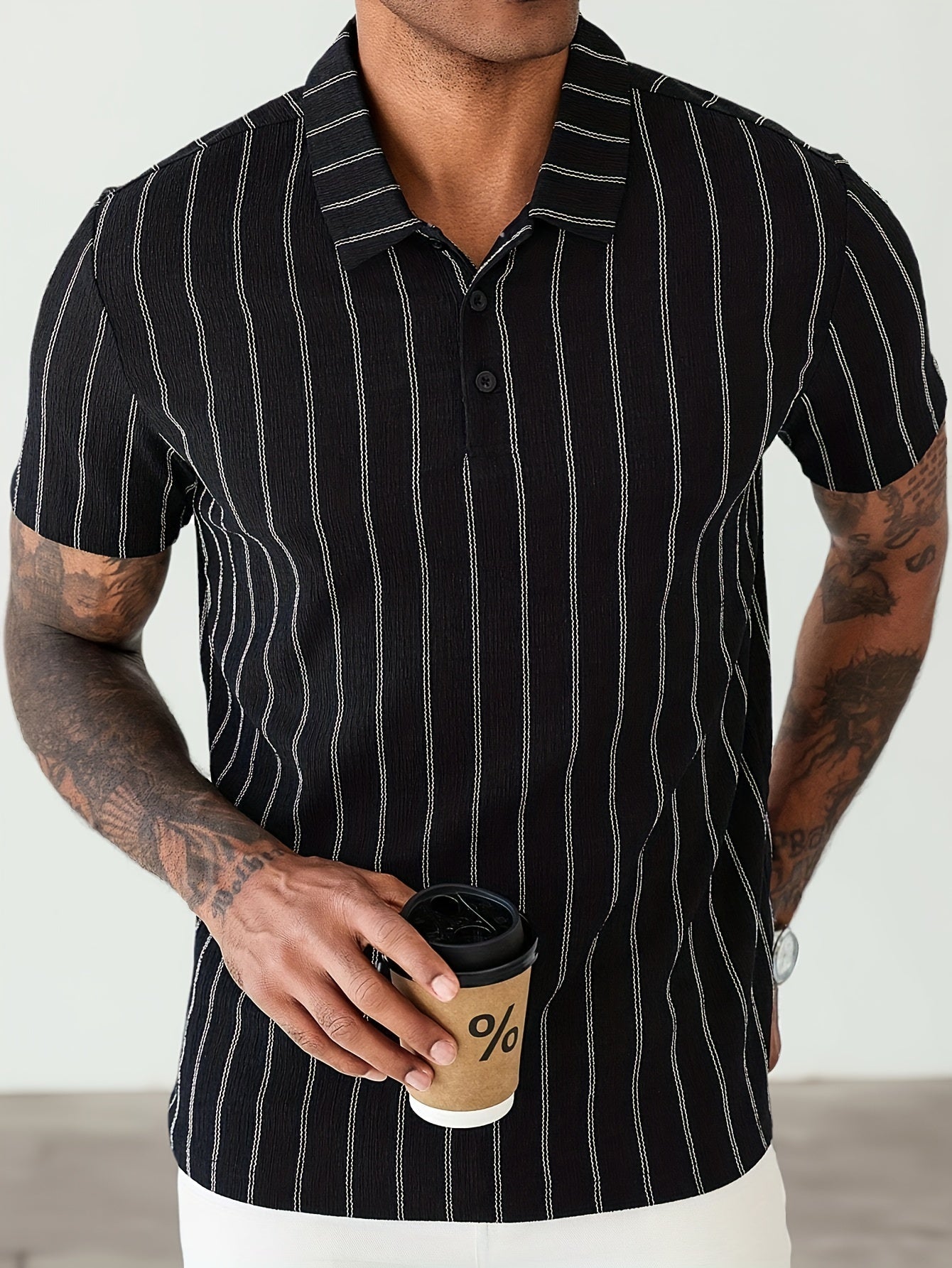 Herren Polohemd mit Nadelstreifen – Modernes Kurzarm Shirt für Business und Freizeit