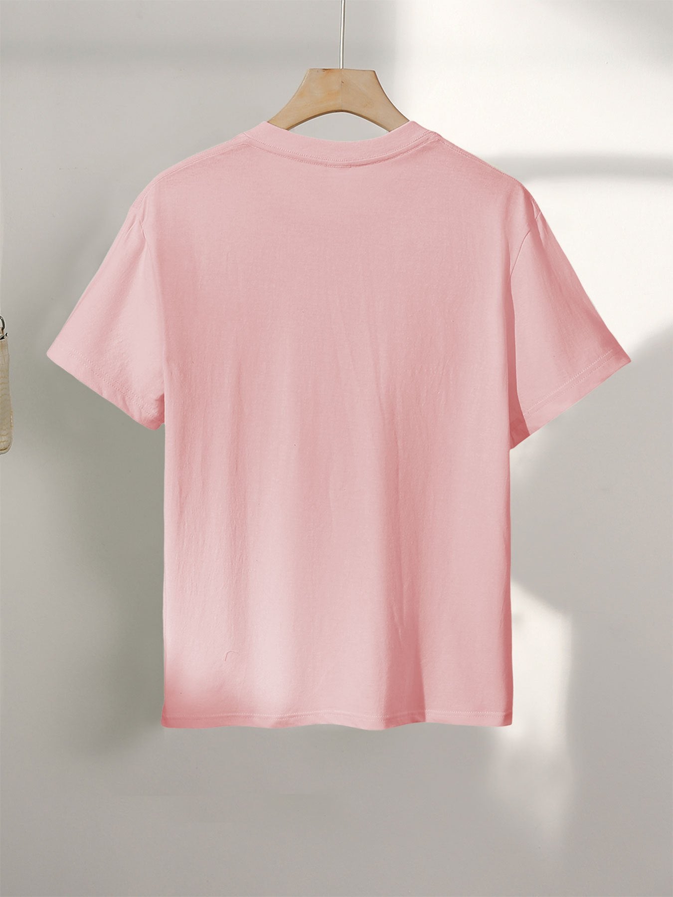 Damen T-Shirt mit abstraktem Gesicht Print – Modernes Kunst Design, Freizeitstil, ideal für Alltag und Streetwear