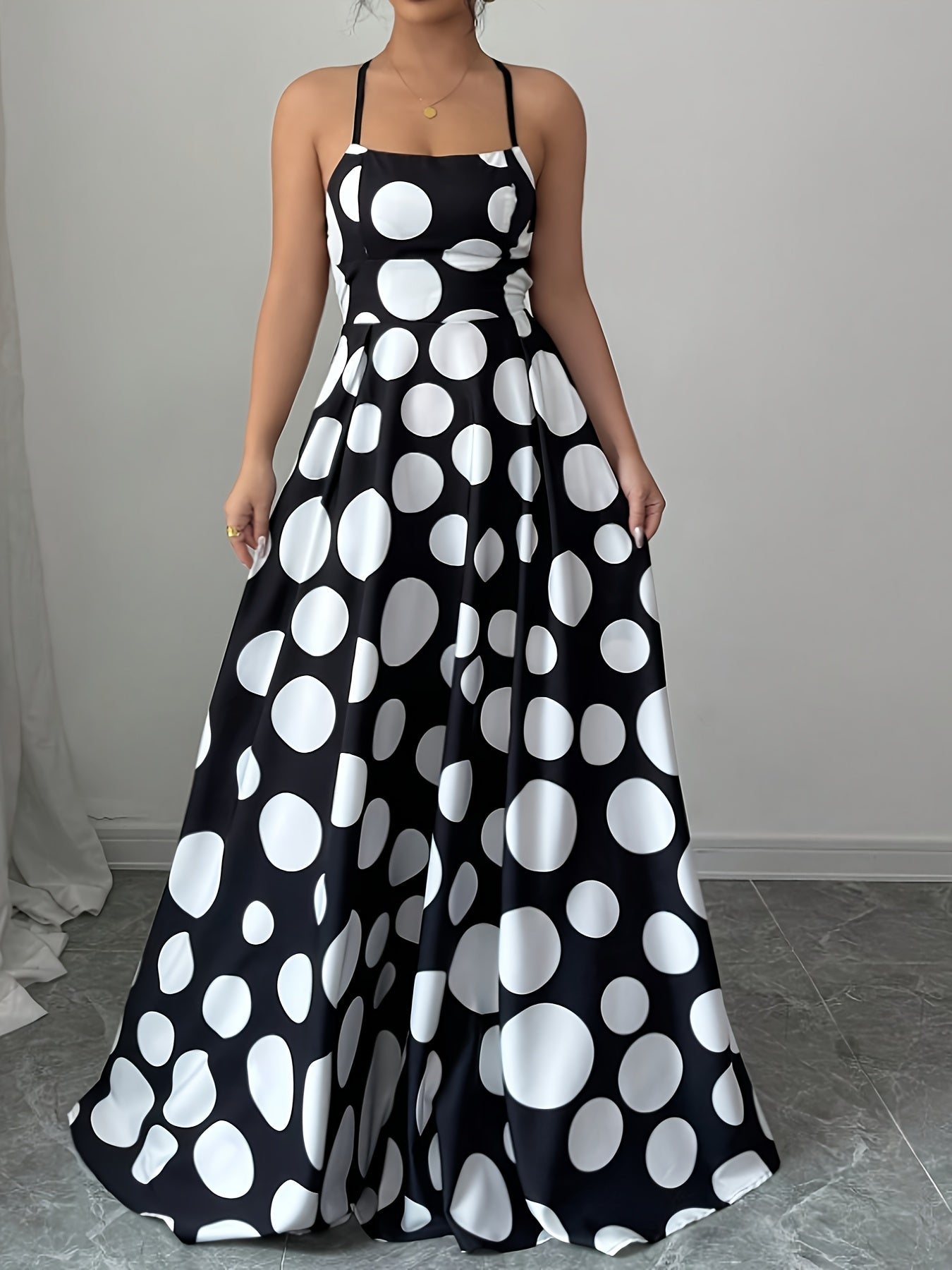 Damen Maxikleid mit Rückenausschnitt und Polka-Dot-Design – Elegantes Abendkleid mit Taschen