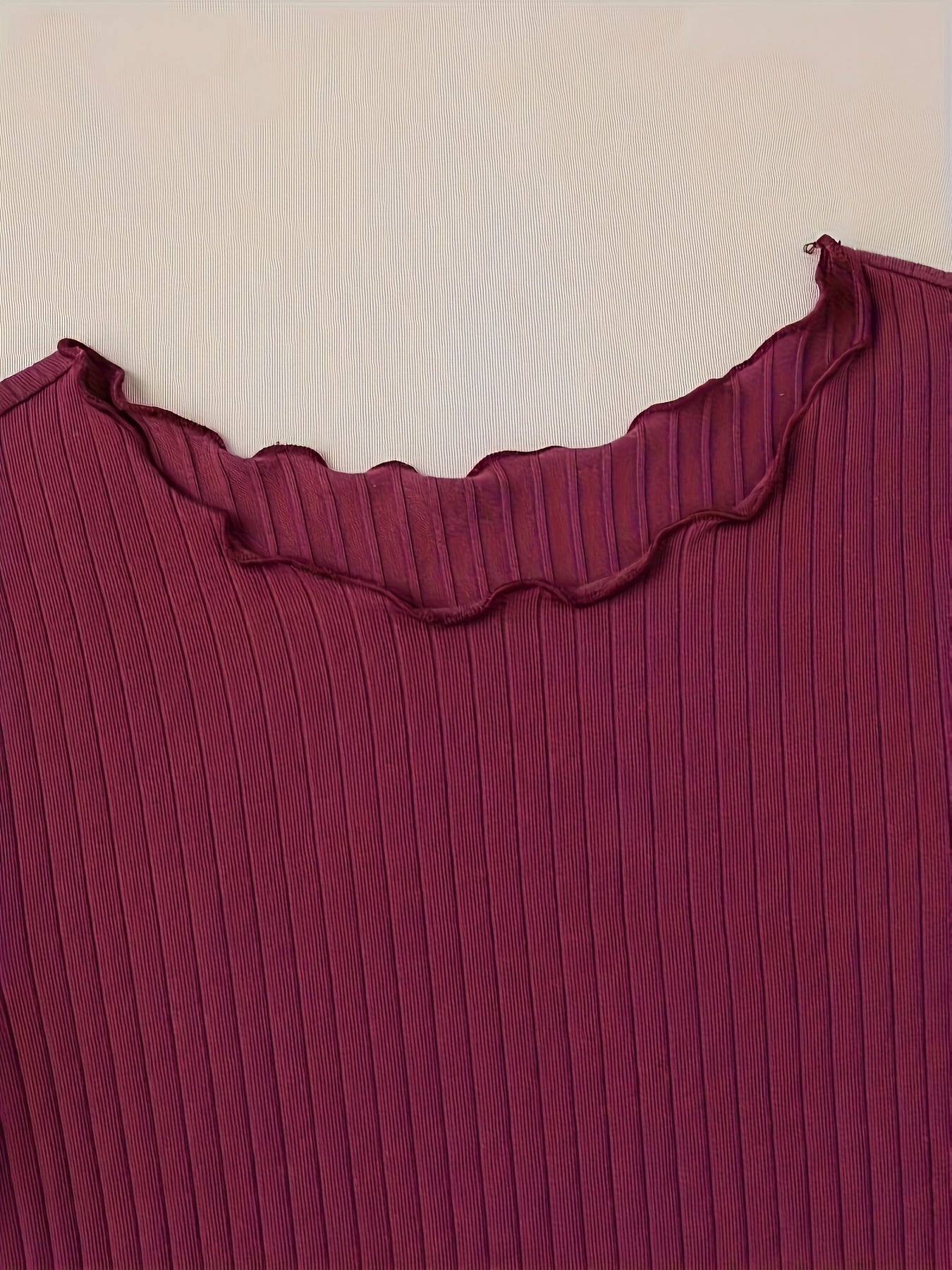 Damen Basic Kurzarm Rippen-Shirt mit Wellenkante – Stilvolles Freizeit- & Büro-Oberteil
