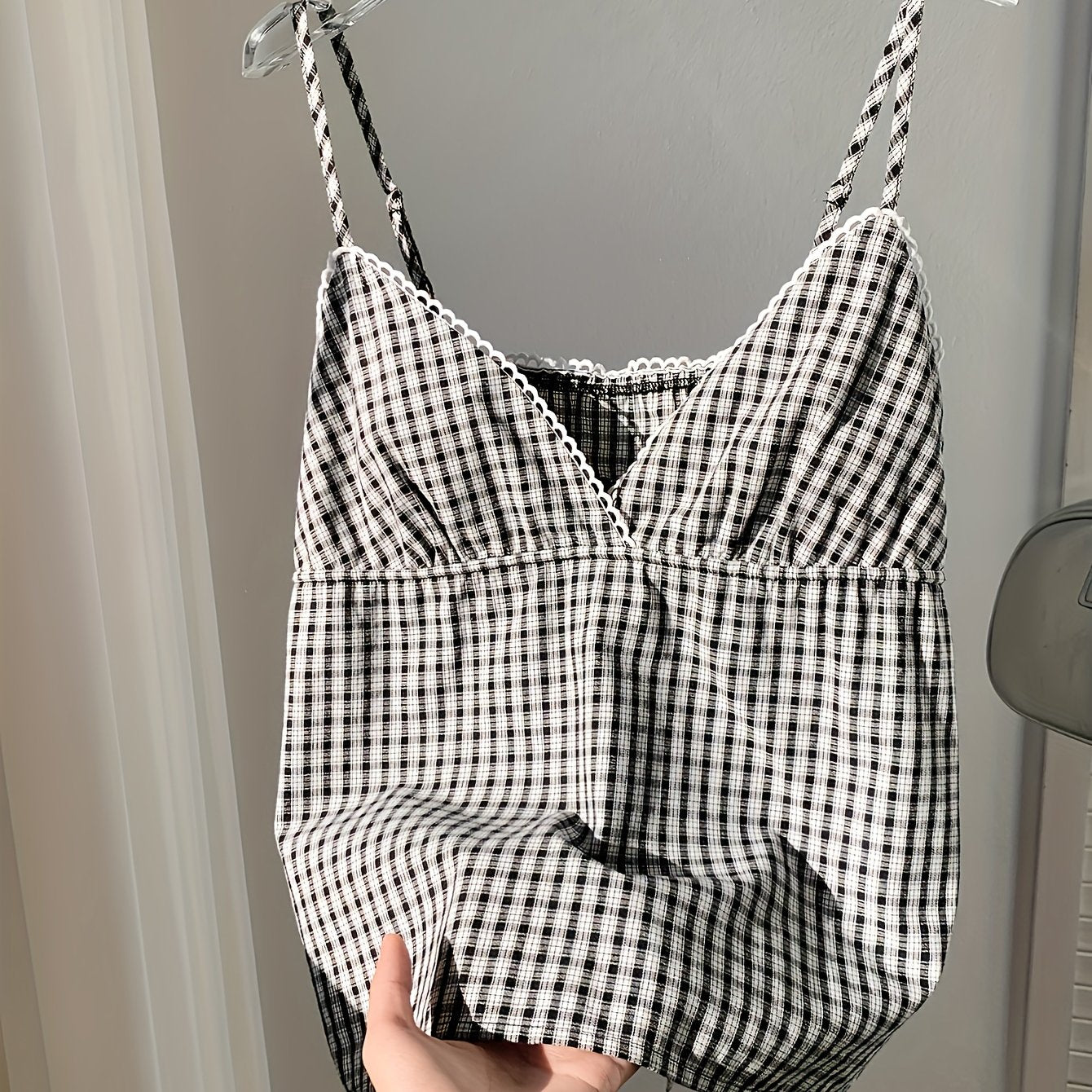 Damen Karierter Ärmelloser Top mit Schmeichelnder Passform – Modischer Freizeit-Look für Sommer & Urlaub
