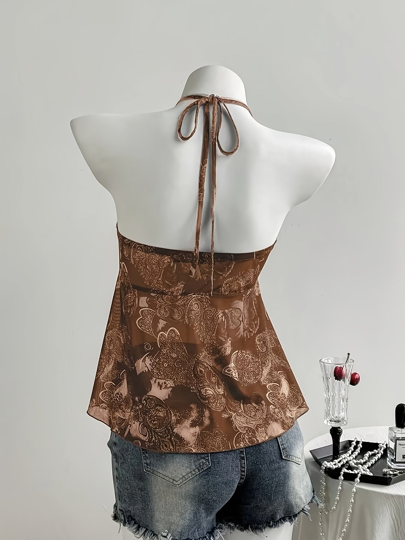 Damen Neckholder-Top im Boho-Stil mit Rüschen und Herzmuster – Modisches Sommer-Peplum für Freizeit und Ausgehen