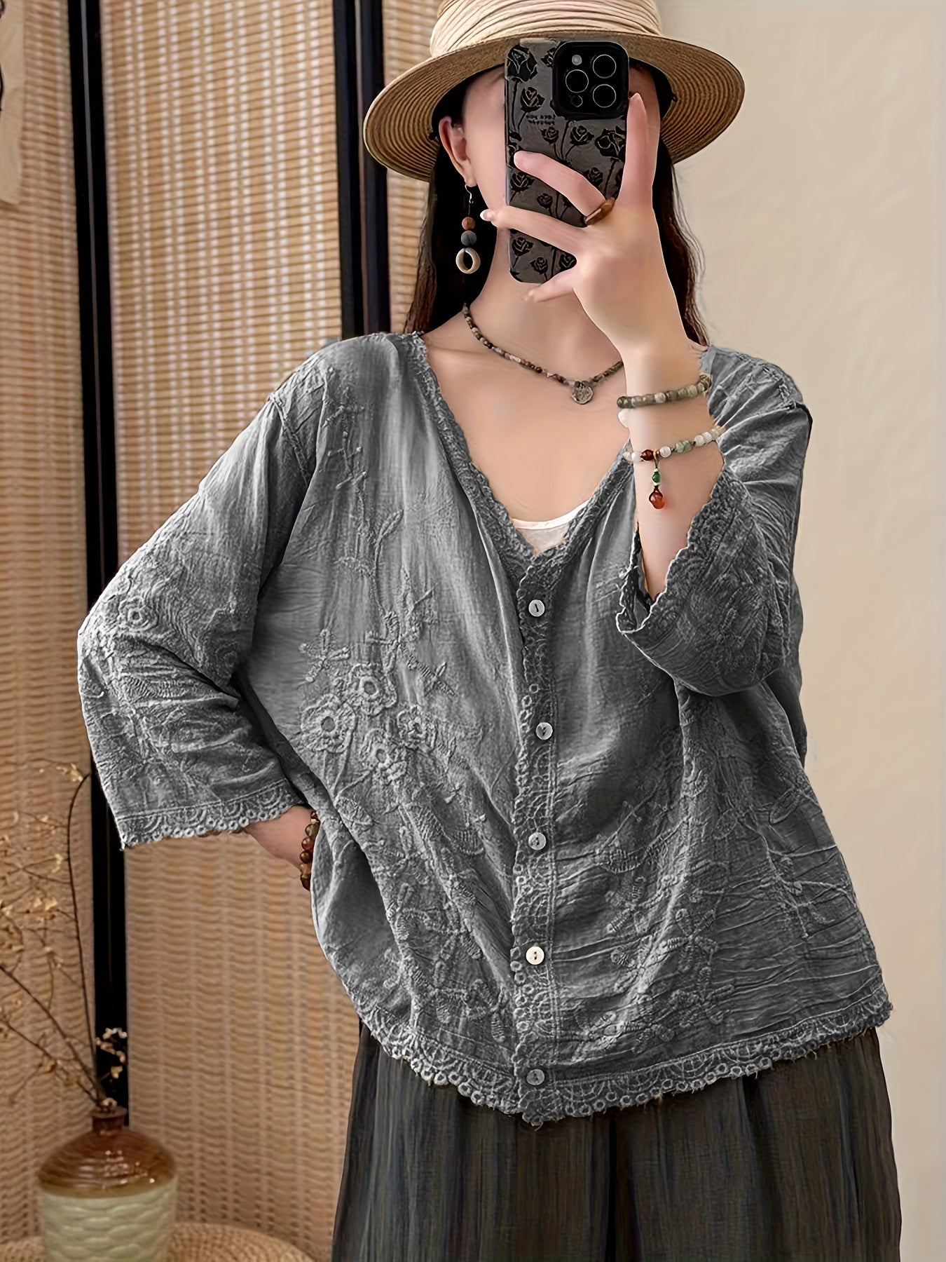 Damen Kurzarm Bluse mit V-Ausschnitt, Stickerei & Spitzenbesatz, Knopfleiste