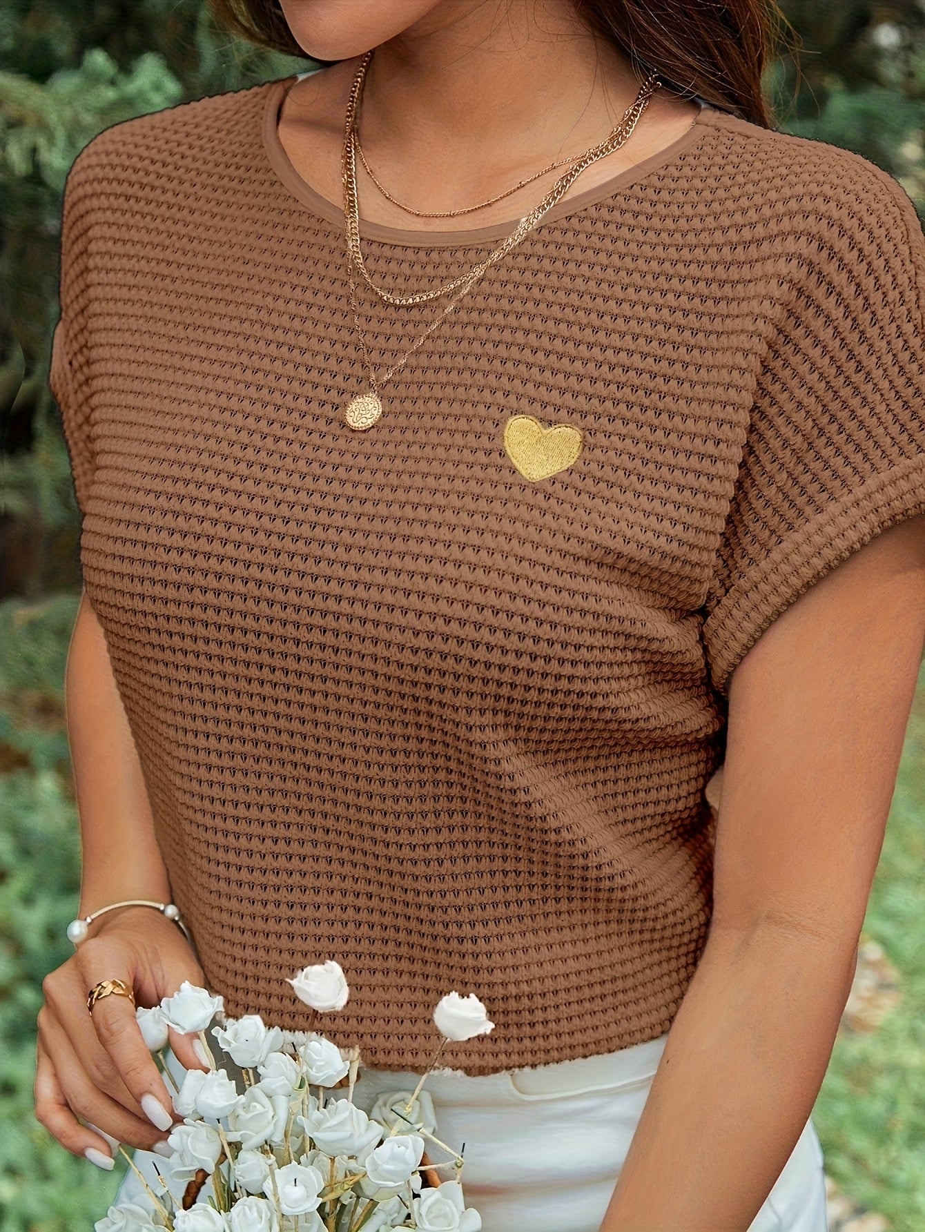 Damen Sommer-Strickshirt mit Herz-Detail – Eleganter Freizeit-Look, Ideal für Urlaub & Alltag