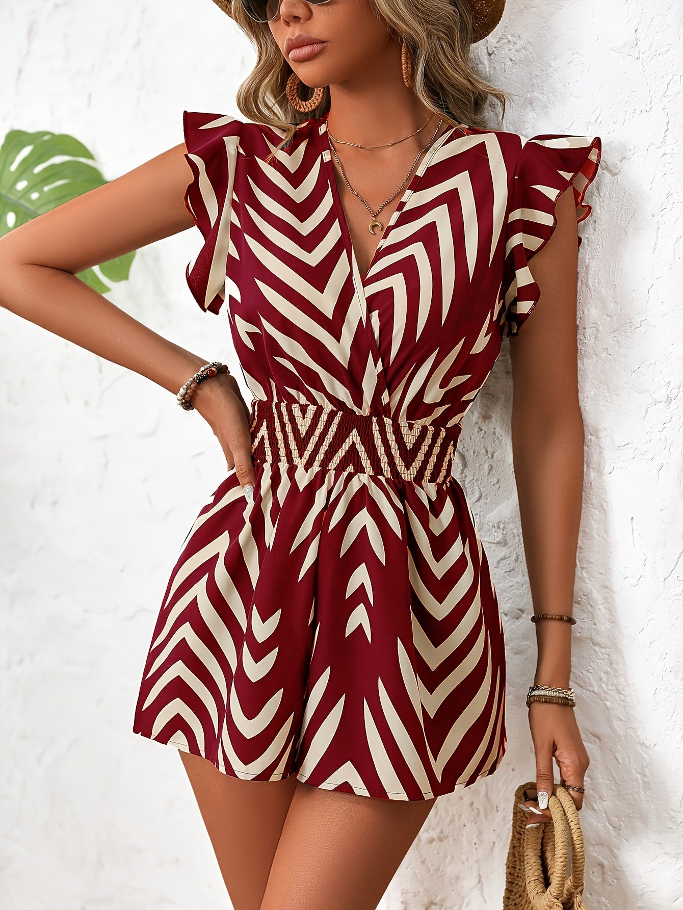 Damen Sommer Playsuit Elegant mit V-Ausschnitt und Rüschenärmeln – Ideal für Urlaub und Freizeit