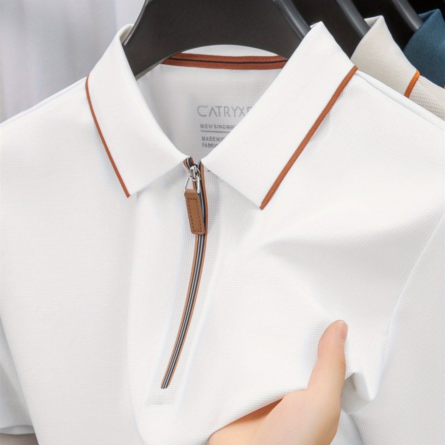 Herren Poloshirt mit Reißverschluss und Kontrastpaspel – Modernes Design für Freizeit und Business