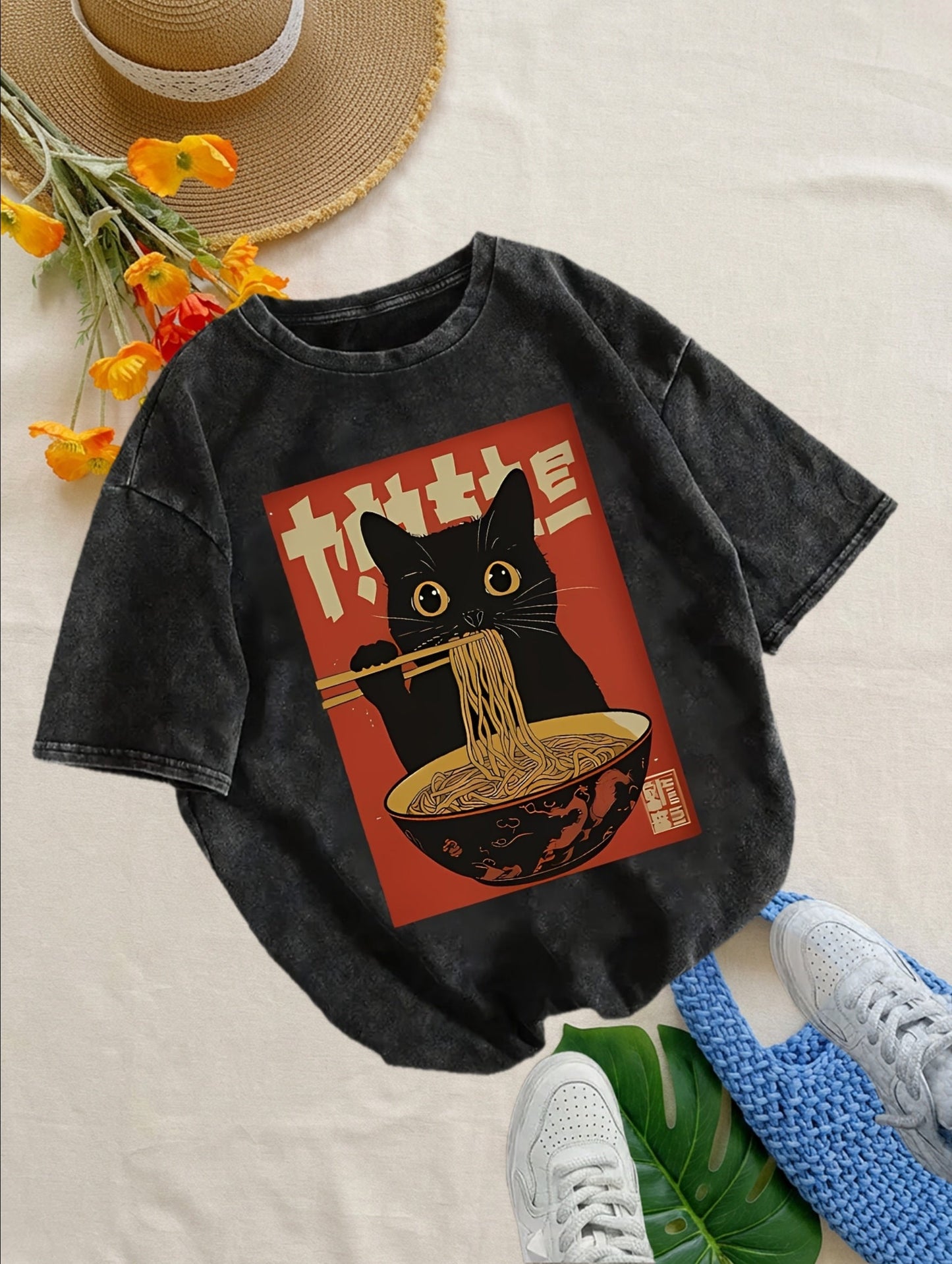 Damen Vintage T-Shirt mit Katze und Ramen-Nudeln – Lustiges Grafikshirt für Alltag und Freizeit
