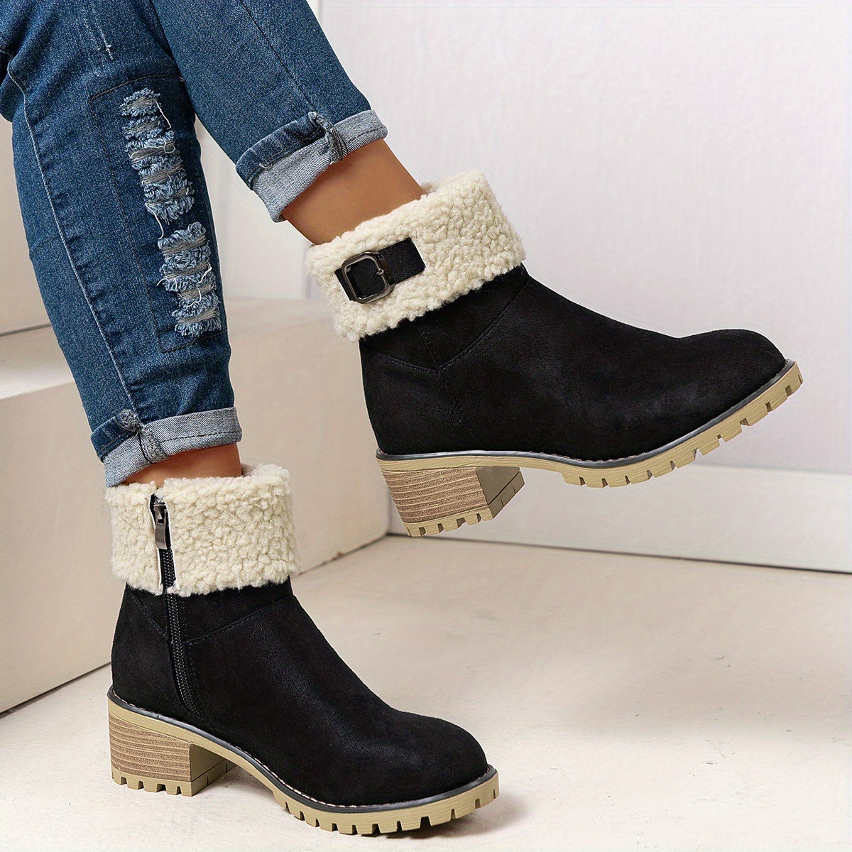 Damen Stiefelette mit Schnalle, Plüschrand und Blockabsatz, Farben wählbar