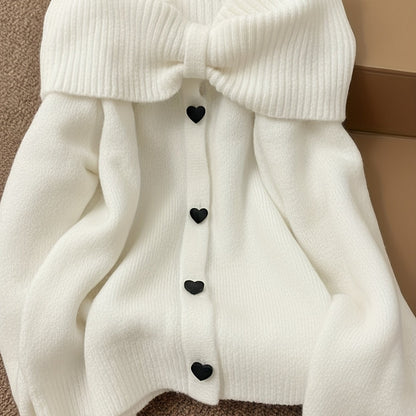 Damen Strickpullover Carmen-Ausschnitt mit Schleife und Herzknöpfen