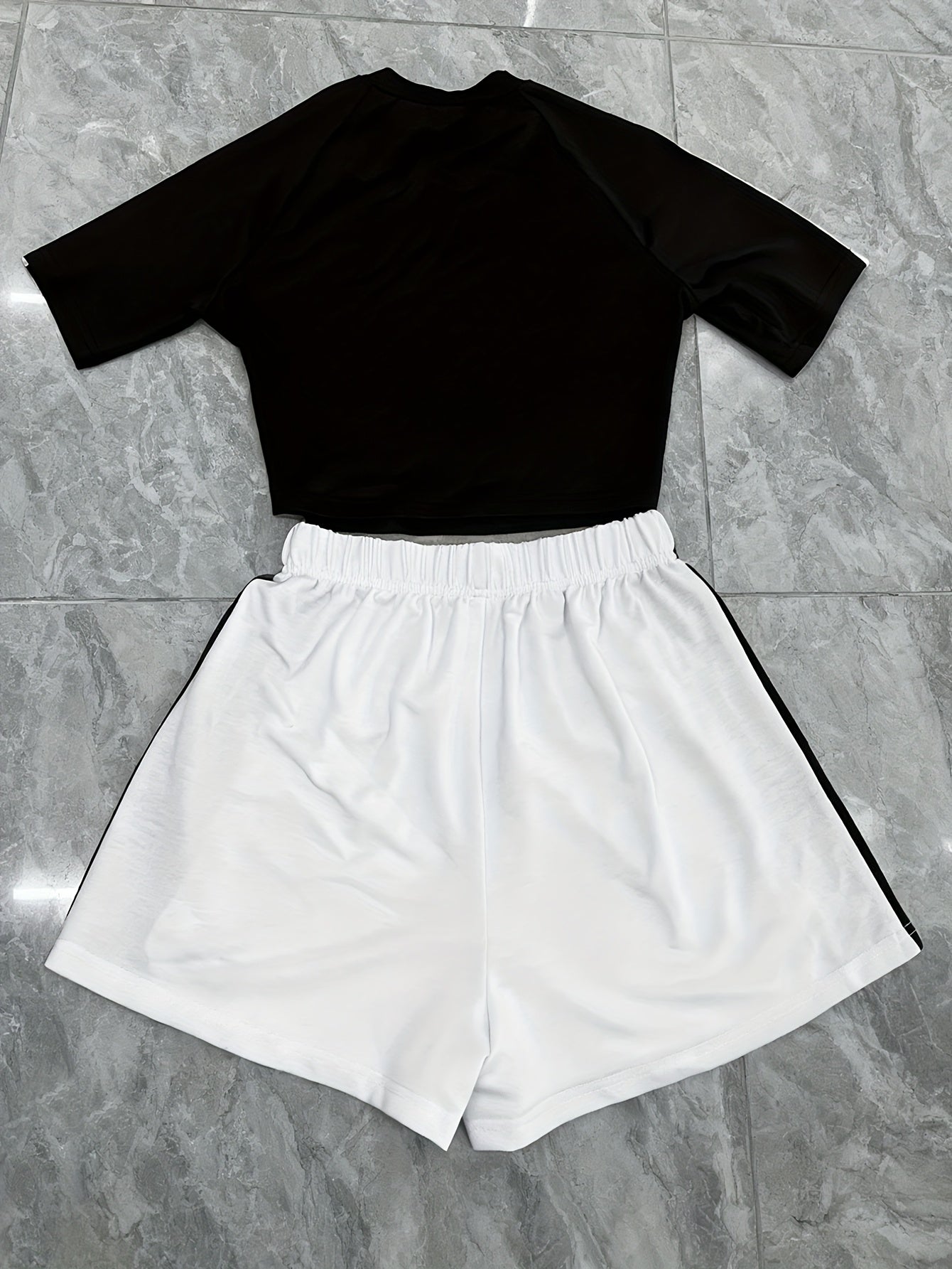 Damen Sport-Set Zweiteiler Crop Top und Shorts – Athleisure Outfit für Fitness, Training und Freizeit