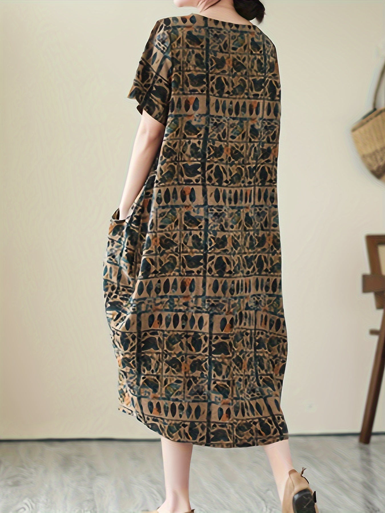 Damen Freizeitkleid mit geometrischem und botanischem Muster, lockerer Oversize-Stil, ideal für Alltag und Freizeit