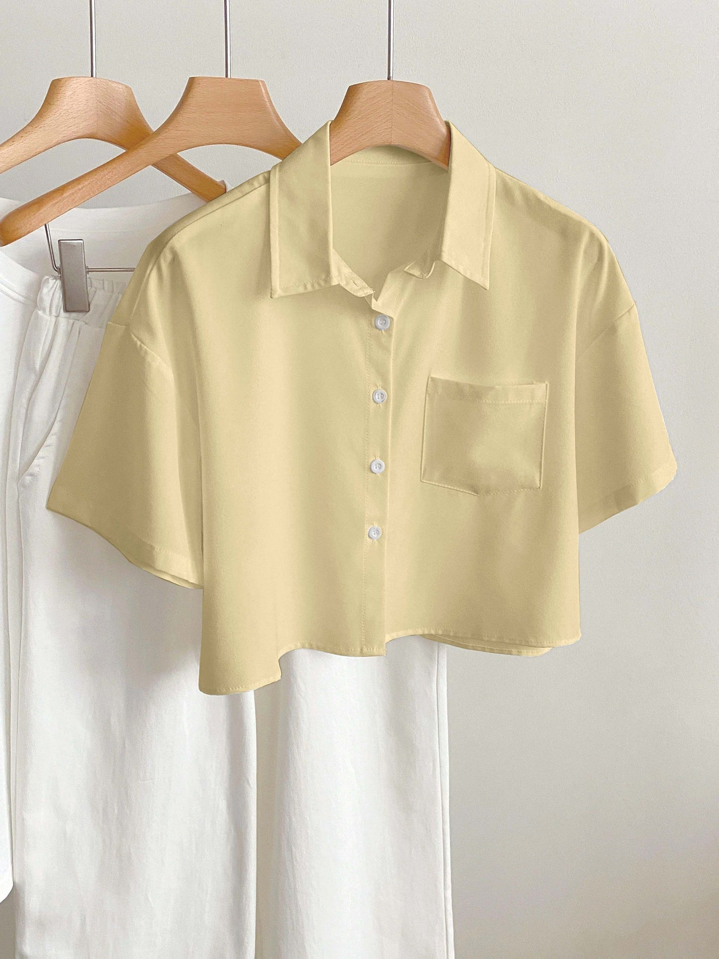 Damen Kurzarm Bluse im modernen Cropped-Look – Lässig & vielseitig kombinierbar