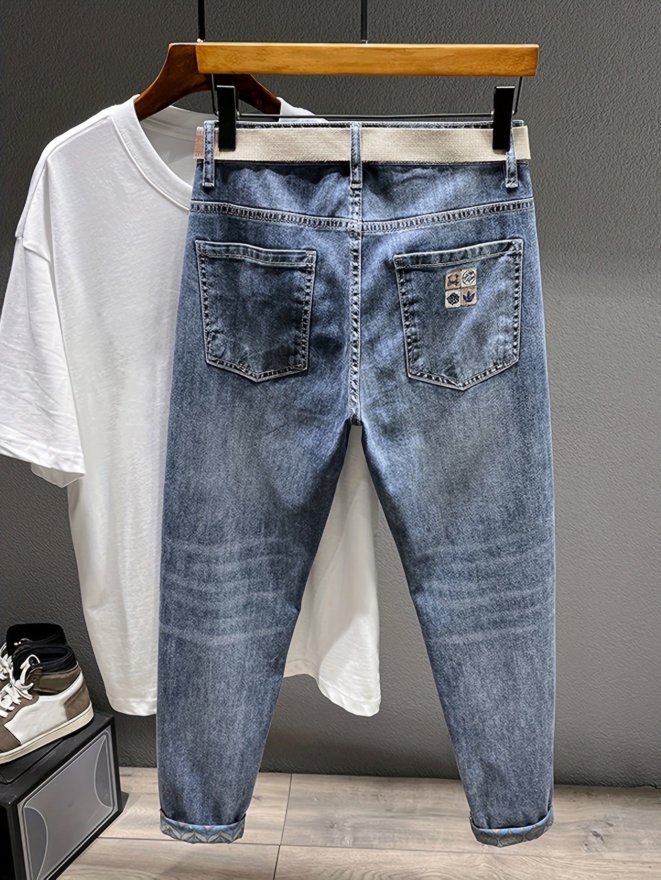 Herren Jeans im modernen Streetstyle mit Gürtel – Lässige Passform