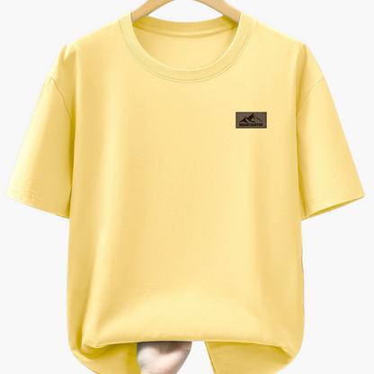 Herren T-Shirt mit dezentem Mountain Patch – Freizeit & Alltag, moderner Look