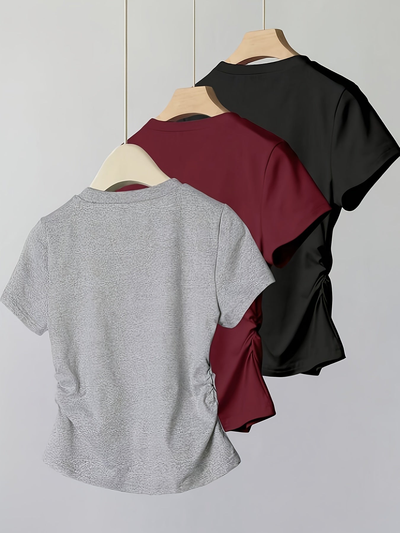 Damen T-Shirt mit Schleifenstickerei und Raffungen – Modisches Kurzarmshirt für Freizeit und Alltag