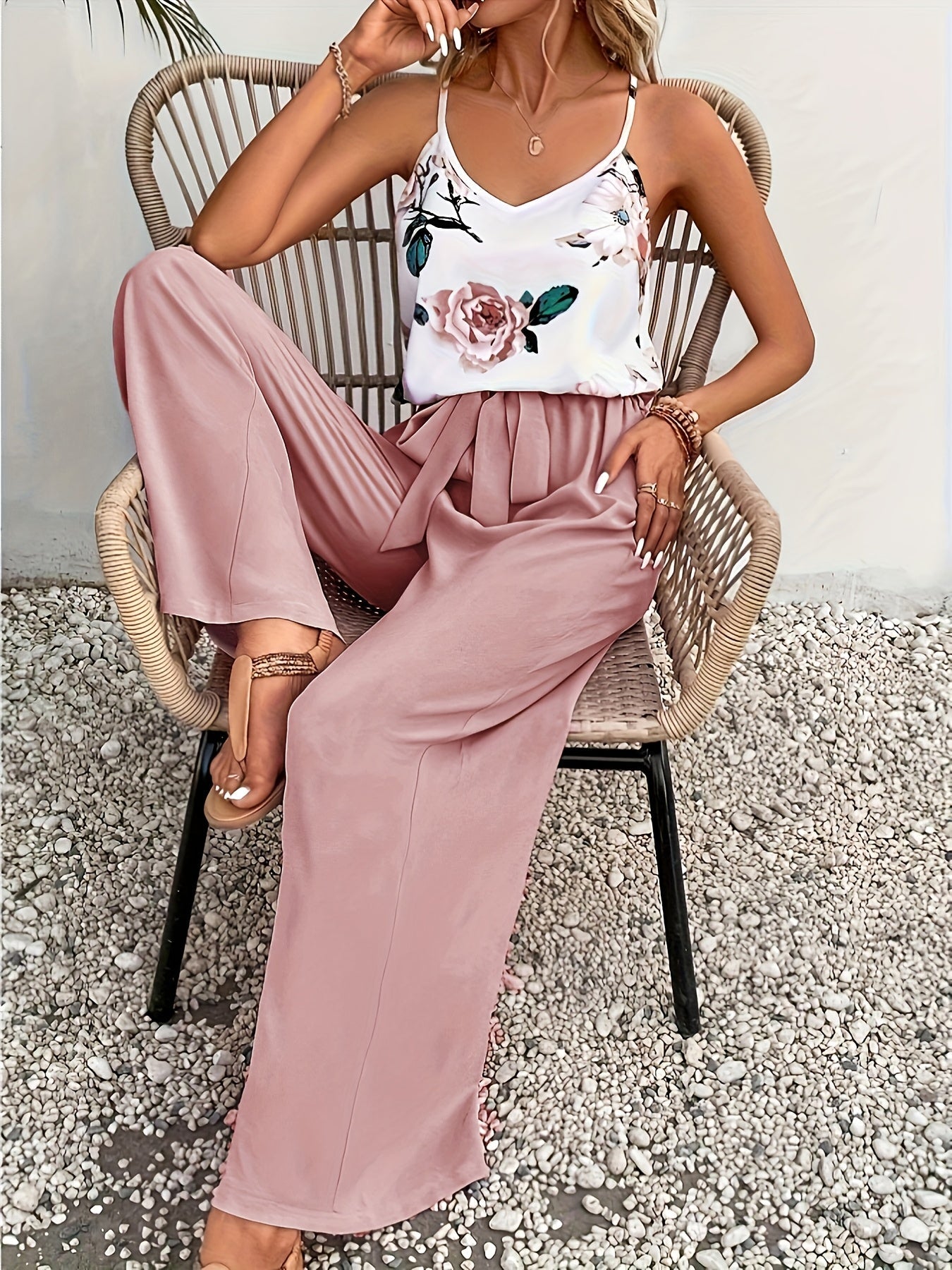 Damen Eleganter Jumpsuit mit Blumenmuster und Bindegürtel – Perfekt für Sommer und Freizeit