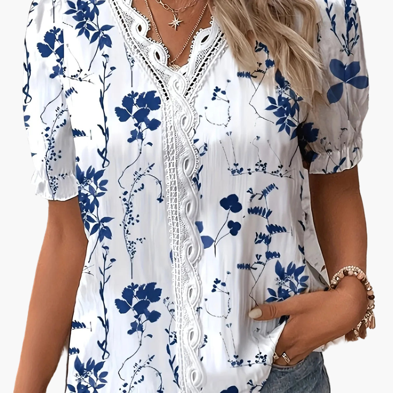 Damen Bluse mit Spitzenbesatz und floralem Print – Elegante Sommermode im Casual-Stil