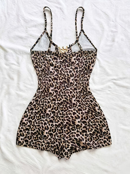 Damen Jumpsuit Einteiler im Leopardenmuster mit Cut-Out und Gold-Details – Trendiger Sommer Look für Strand und Urlaub