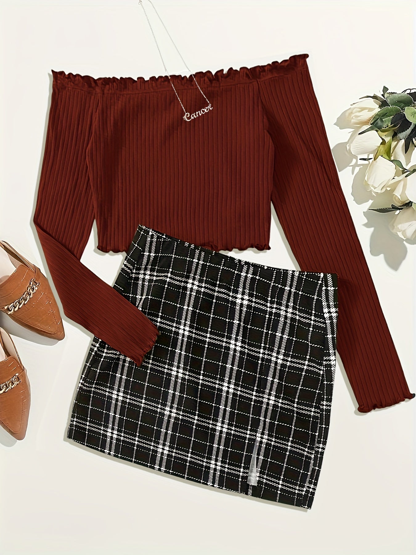 Damen Off-Shoulder Set – Elegantes Party Outfit mit Langarm-Top und Karierter Minirock