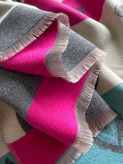 Damen Poncho mit Herz- und Muster-Print, Weicher Umhang mit Fransen, Einheitsgröße