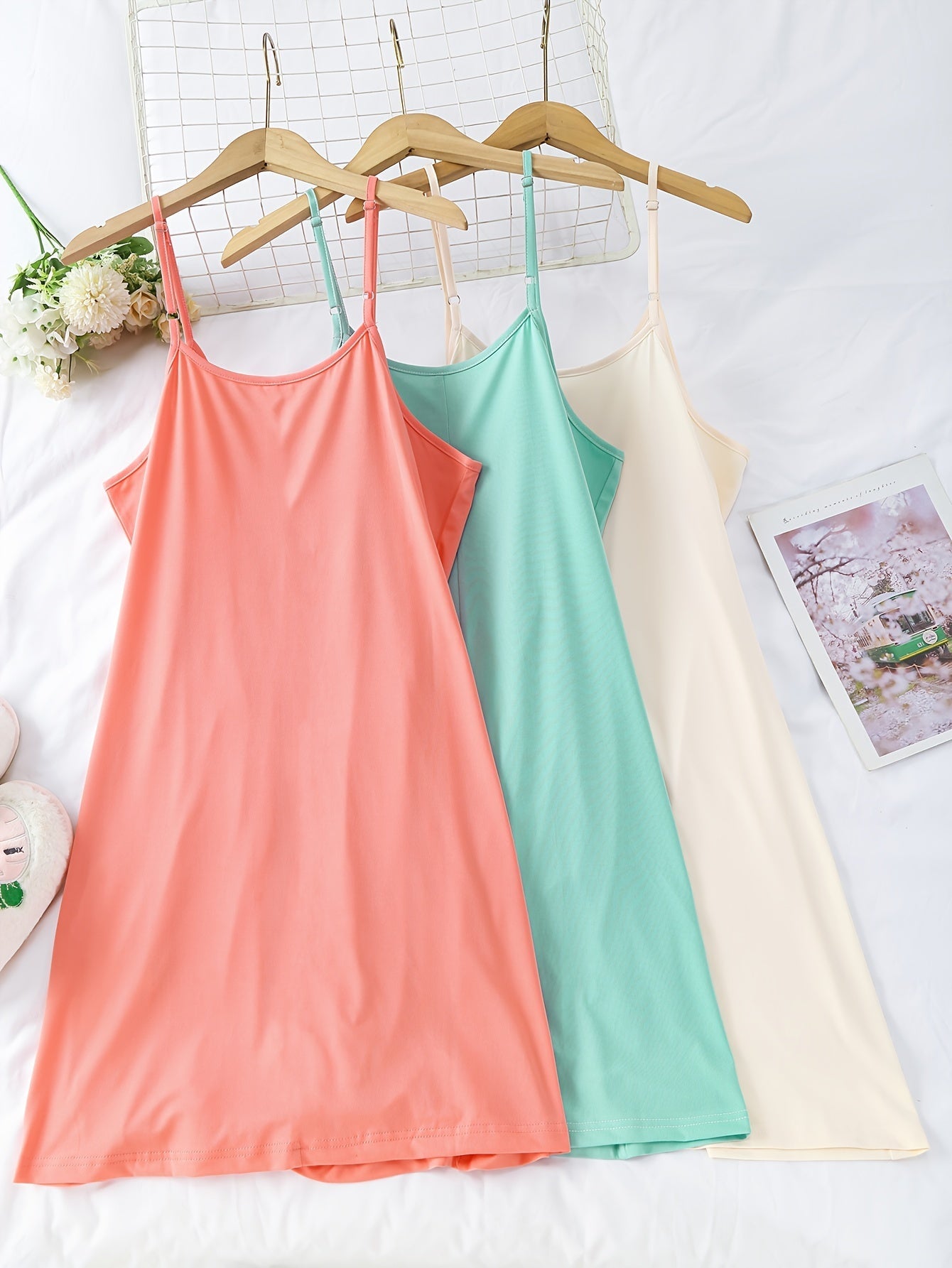 Damen Nachthemd – Elegantes Spaghettiträger Slipdress für gemütliche Nächte und entspannte Tage