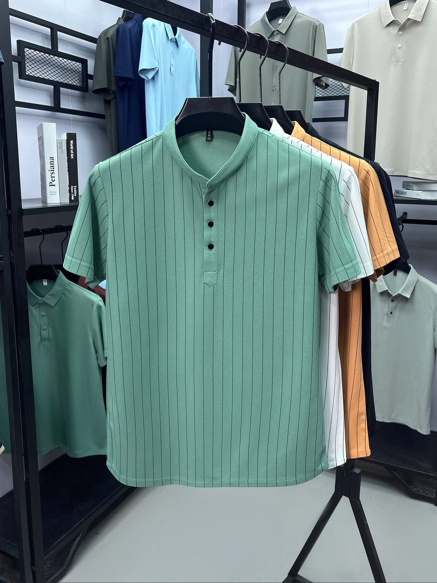Herren Kurzarm-Hemd mit Stehkragen und Nadelstreifen – Modernes Freizeit- und Business-Outfit