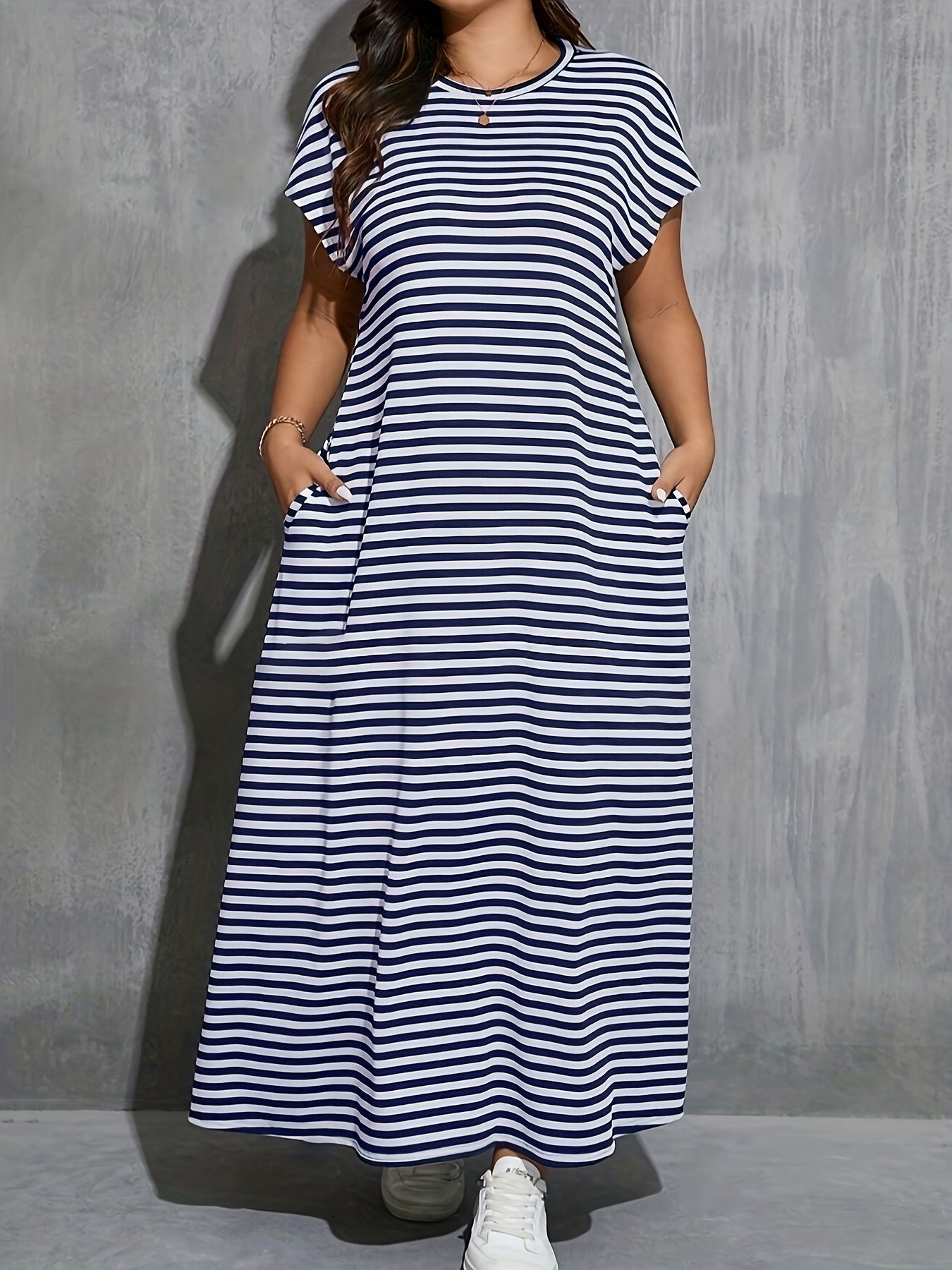 Damen Maxikleid im Streifenlook – Freizeit & Alltag, bequemer Schnitt, modern